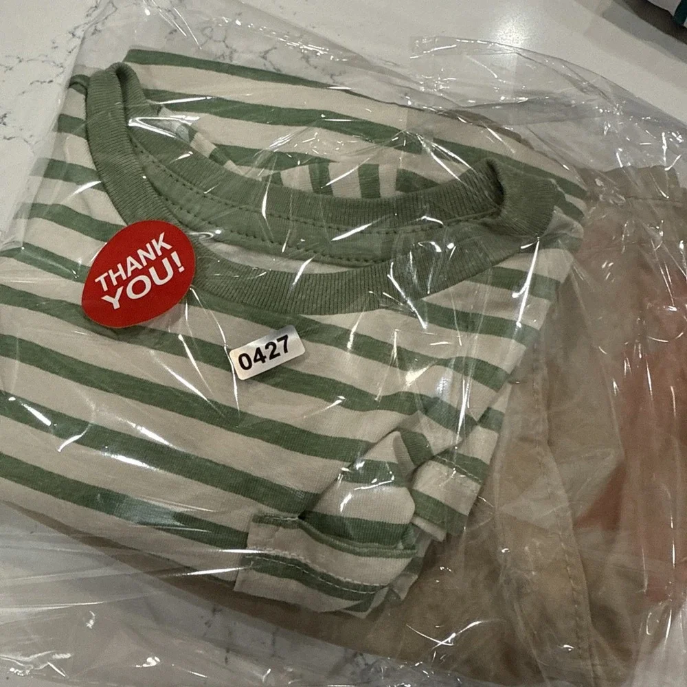 Boys‎ 2 Piece Outfit Size 6/7 DKNY Striped Tee Cat & Jack Khaki Shorts Set